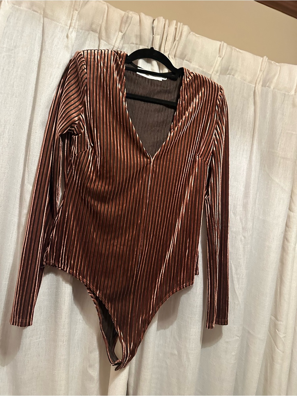Astr Shimmery Copper Ribbed V-Neck Long Sleeve Bodysuit NWT